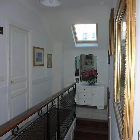 La Maison Des Capucines ベッド・アンド・ブレックファスト *