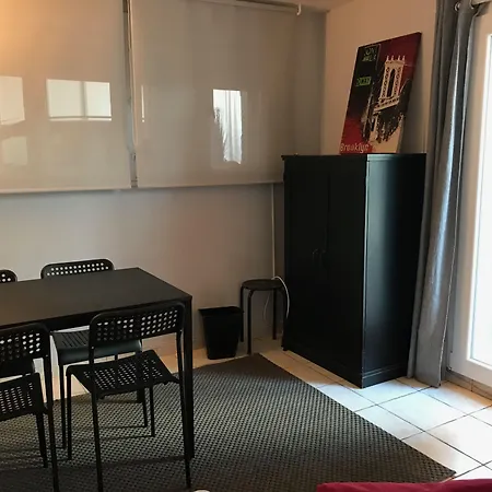 ベッド・アンド・ブレックファスト La Maison Des Capucines アンティーブ
