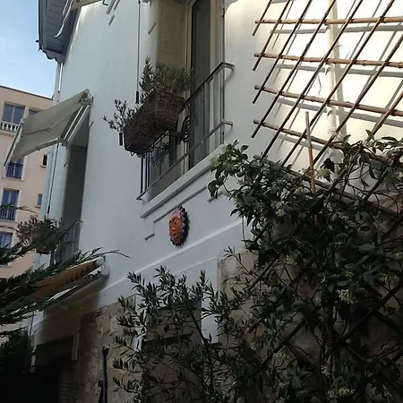 La Maison Des Capucines Alojamento de Acomodação e Pequeno-almoço