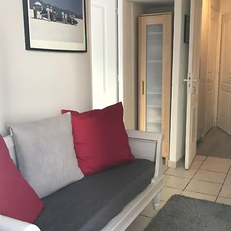 La Maison Des Capucines Антиб